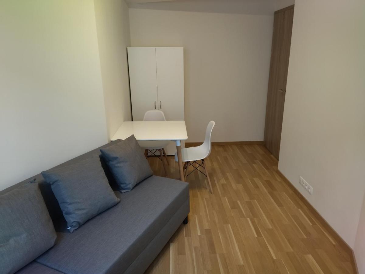 Brand New One Bedroom Apartment #54 In Brand New Building With Free Parking Prag Eksteriør billede
